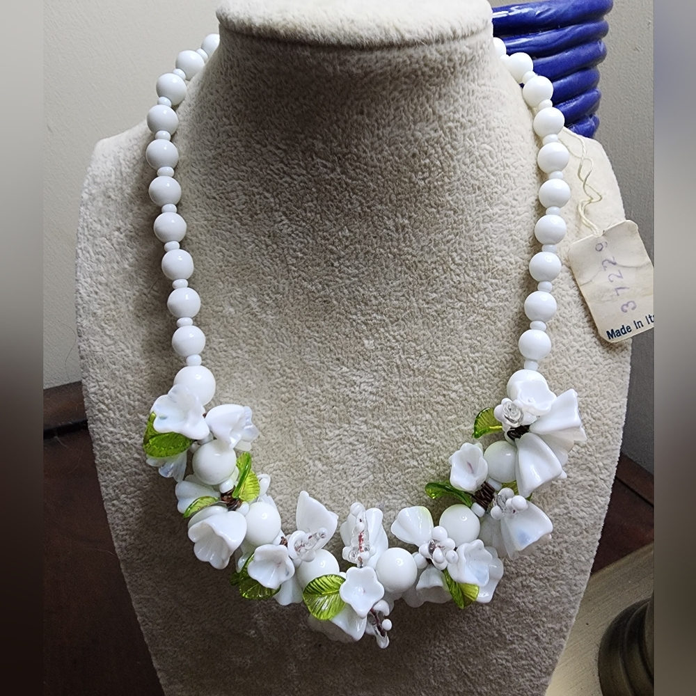Vintage venetian floral lampwork glass  necklace